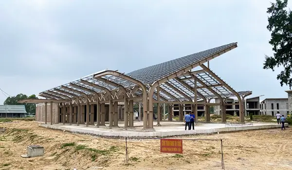 hai hoa beach restaurant chamfered corner roofs